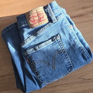 Levi’s Ribcage Straight Ankle Jeans | Size 27 | High Rise Medium Wash Denim